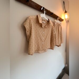 Women’s Vintage classy floral linen/cotton set. Size M.